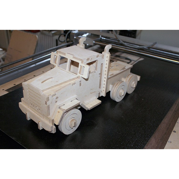 セミトラックは3Dレーザーカットベクトルテンプレート—SVG DXF PDF セミトラックは3Dレーザーカットベクトルテンプレート—SVG DXF PDF