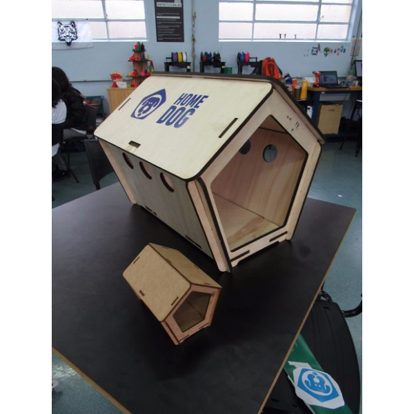 ทันสมัย Polygonal หมาบ้านเลเซอร์ตัดเว็กเตอร์ต้นแบบ