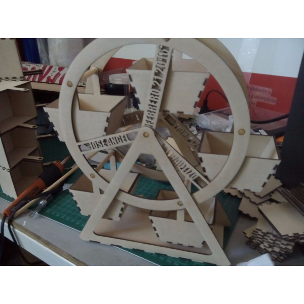 Riesenrad-Laser-Cutting-Datei — Drehbare Tischplatte Riesenrad Vektor Riesenrad-Laser-Cutting-Datei — Drehbare Tischplatte Riesenrad Vektor
