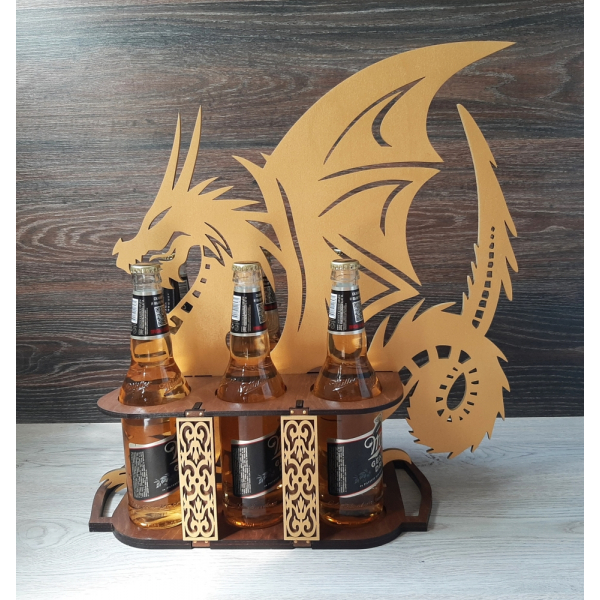 Dragon Beer Tray Laser-Cut-Vektor-Vorlagen — 3-Flaschenträger, mit Drachen Backplate Dragon Beer Tray Laser-Cut-Vektor-Vorlagen — 3-Flaschenträger, mit Drachen Backplate